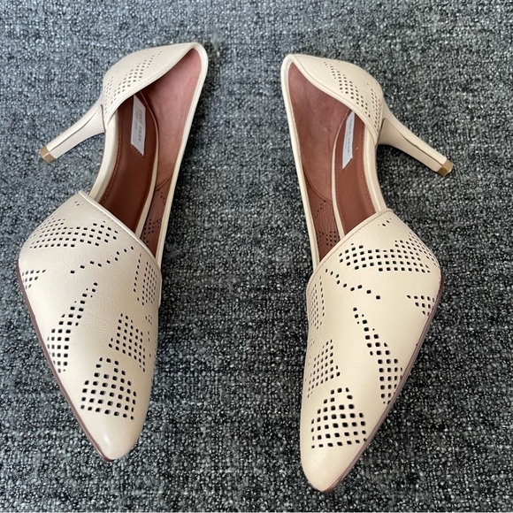 Cole Haan Cream Heels - Picture 6 of 9